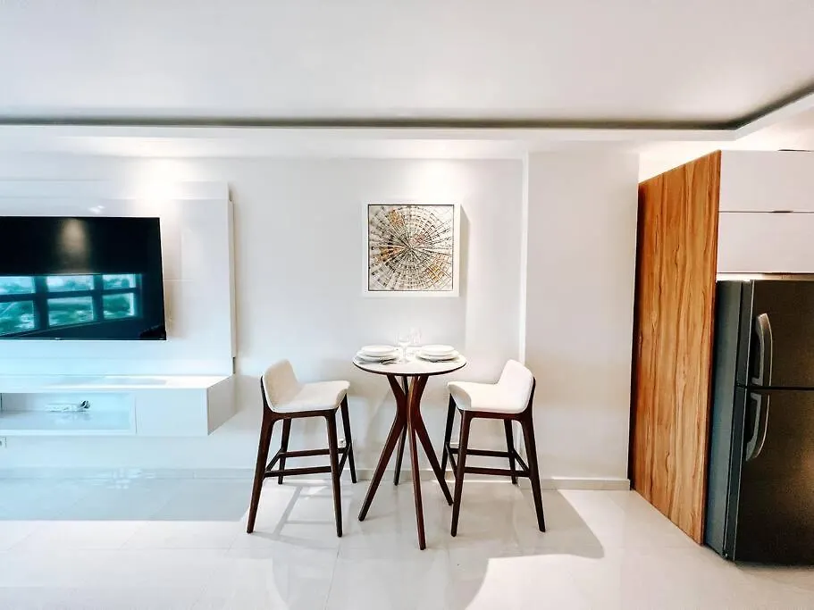 Comfy Modern Studio Apt @ San Juan Distrito T-Mobile location